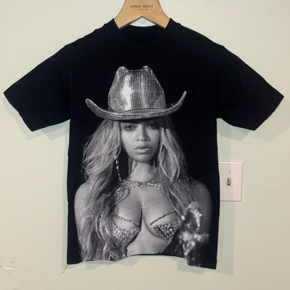 Tops - Beyoncé Renaissance World Tour concert t-shirt